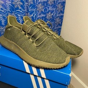 Sporty Addis tennis shoes